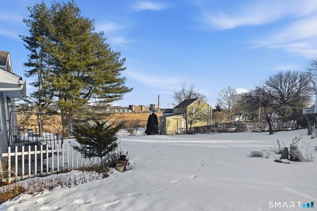 66 Bridgeview Place, Stratford, CT 06614