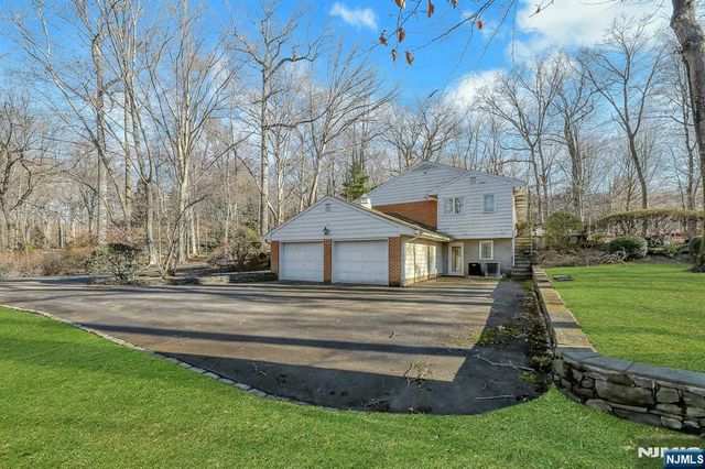 32 Litchfield Way, Alpine, NJ 07620