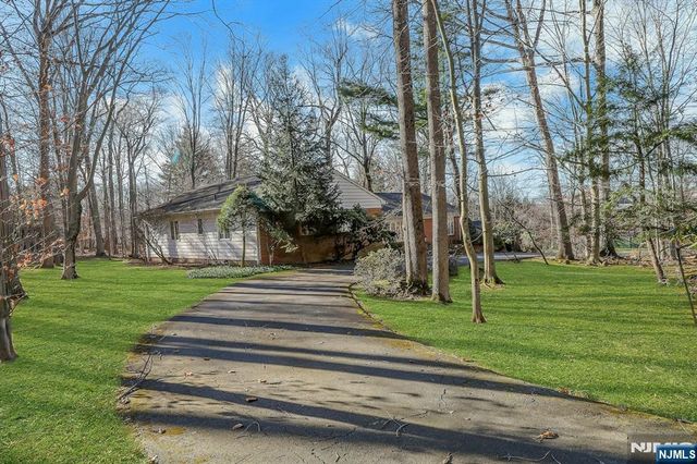 32 Litchfield Way, Alpine, NJ 07620