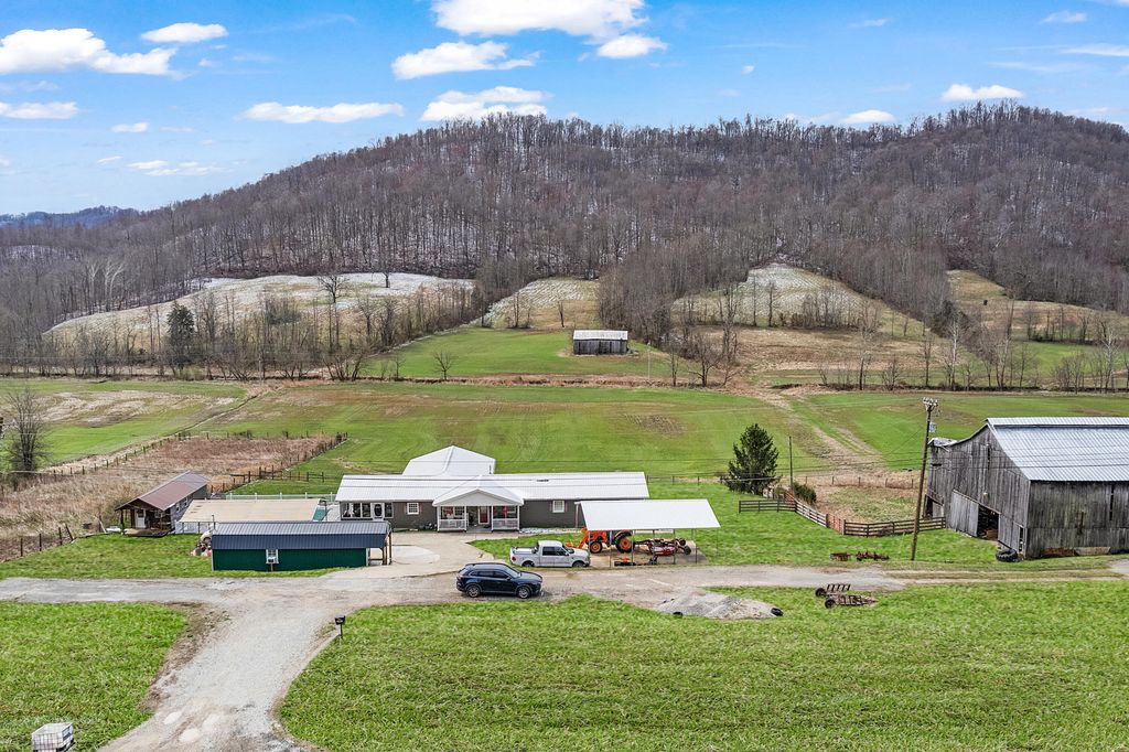 37 Westerfield Lane, Vanceburg, KY 41179