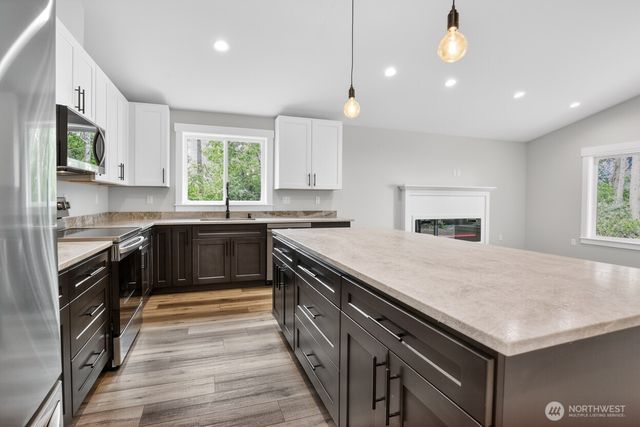 286 Seashore Street SW, Ocean Shores, WA 98569