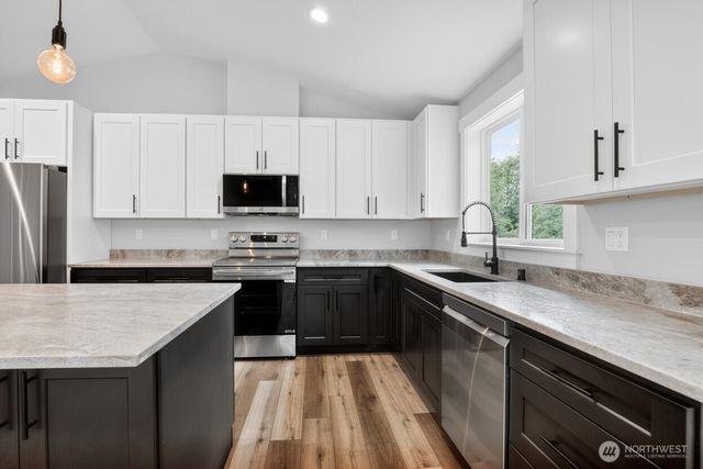 286 Seashore Street SW, Ocean Shores, WA 98569