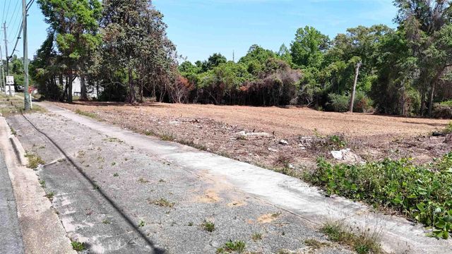 9820 N Davis Hwy, Pensacola, FL 32514