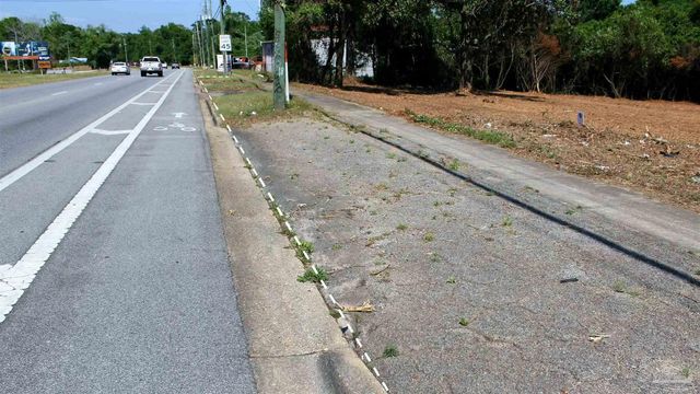 9820 N Davis Hwy, Pensacola, FL 32514