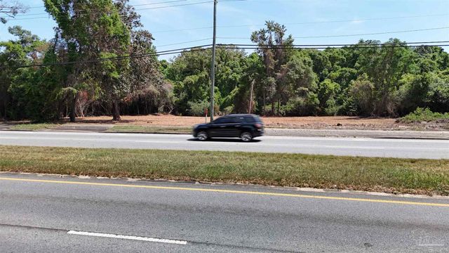 9820 N Davis Hwy, Pensacola, FL 32514
