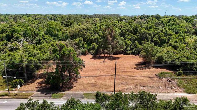 9820 N Davis Hwy, Pensacola, FL 32514