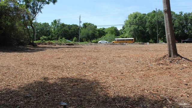 9820 N Davis Hwy, Pensacola, FL 32514