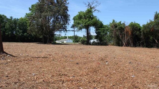 9820 N Davis Hwy, Pensacola, FL 32514