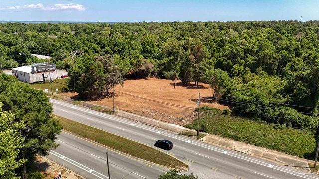 9820 N Davis Hwy, Pensacola, FL 32514