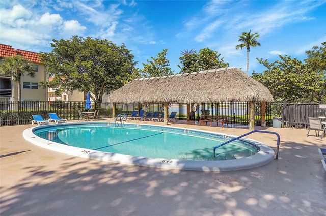 8040 N Sunrise Lakes Drive 303, Fort Lauderdale, FL 33322