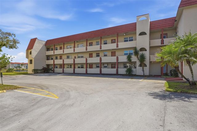 8040 N Sunrise Lakes Drive 303, Fort Lauderdale, FL 33322