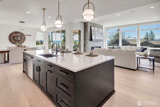 3036 67th Avenue SE, Mercer Island, WA 98040