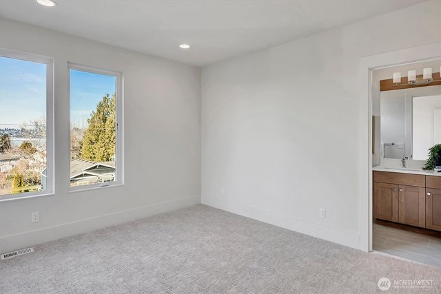 3036 67th Avenue SE, Mercer Island, WA 98040