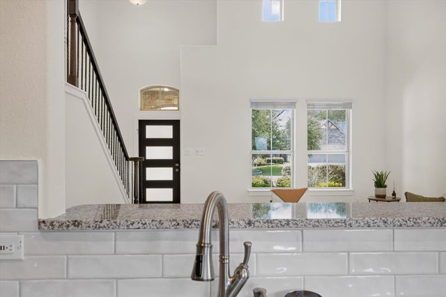 2004 Garretts WAY, Manchaca, TX 78652