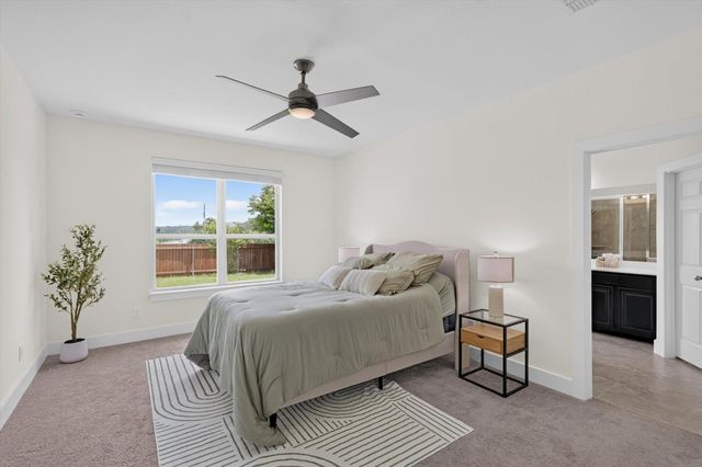 2004 Garretts WAY, Manchaca, TX 78652