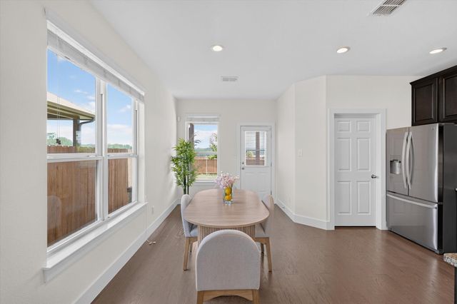 2004 Garretts WAY, Manchaca, TX 78652