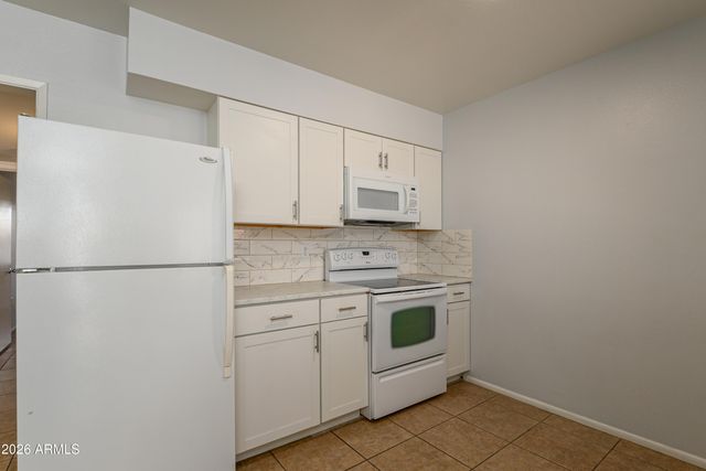 10654 W COGGINS Drive, Sun City, AZ 85351