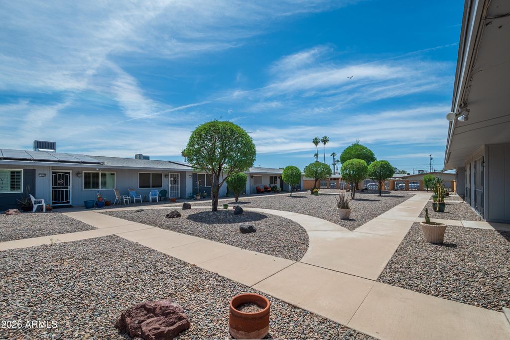 10654 W COGGINS Drive, Sun City, AZ 85351 — photo 3