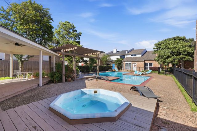 13419 Parkway Boulevard, Sugar Land, TX 77478