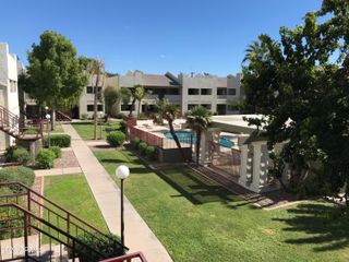 3301 E EARLL Drive 225, Phoenix, AZ 85018