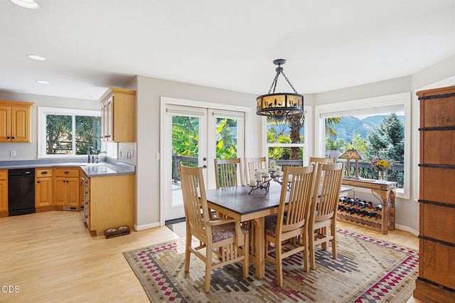 921 NE Beacon Drive, Grants Pass, OR 97526
