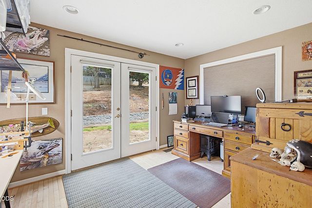 921 NE Beacon Drive, Grants Pass, OR 97526