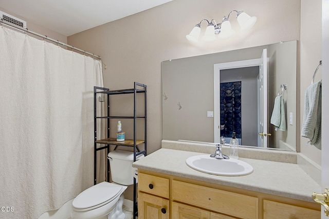 921 NE Beacon Drive, Grants Pass, OR 97526