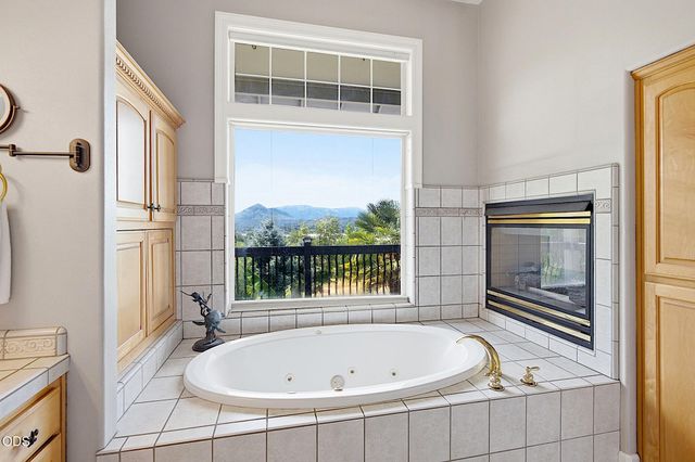 921 NE Beacon Drive, Grants Pass, OR 97526