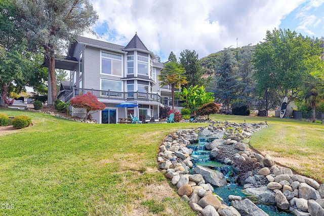 921 NE Beacon Drive, Grants Pass, OR 97526