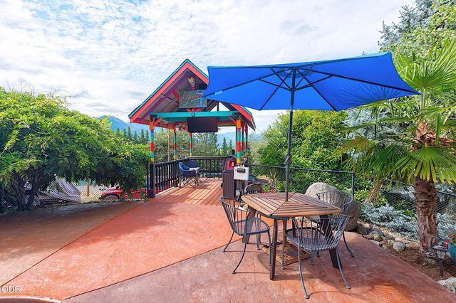 921 NE Beacon Drive, Grants Pass, OR 97526