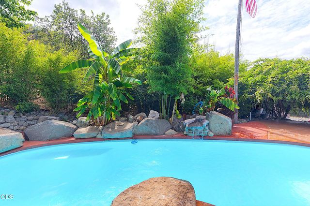 921 NE Beacon Drive, Grants Pass, OR 97526