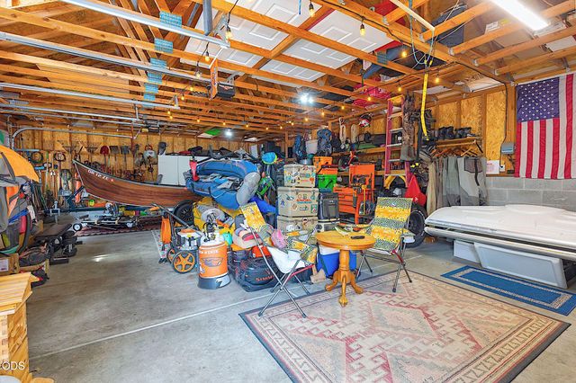 921 NE Beacon Drive, Grants Pass, OR 97526