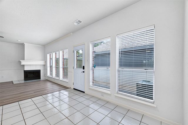 1253 El Camino Village Drive, Webster, TX 77058
