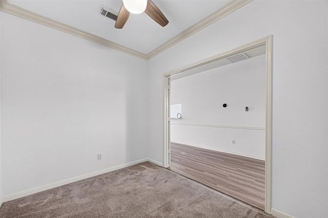 1253 El Camino Village Drive, Webster, TX 77058