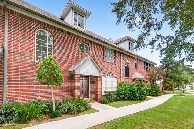 1253 El Camino Village Drive, Webster, TX 77058