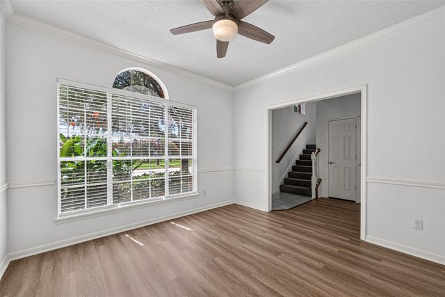 1253 El Camino Village Drive, Webster, TX 77058