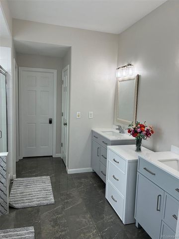 7242 S Rome Street, Aurora, CO 80016