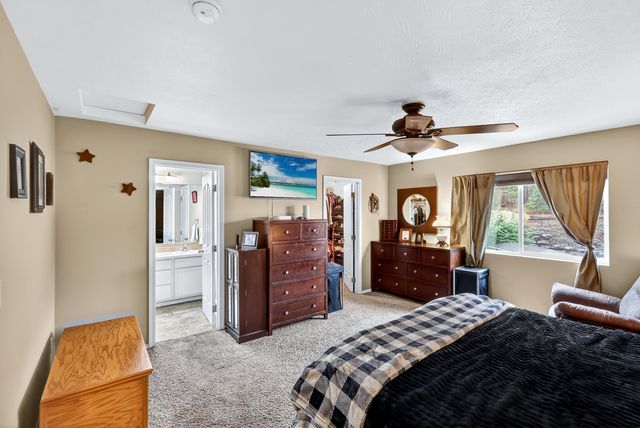 17904 E 11th Ct, Greenacres, WA 99016