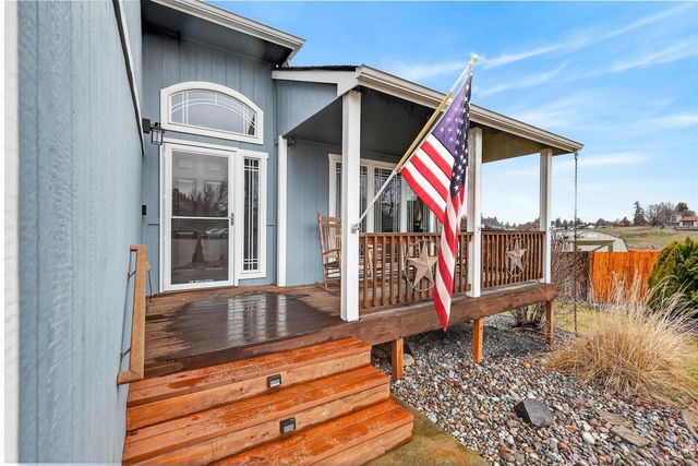 17904 E 11th Ct, Greenacres, WA 99016