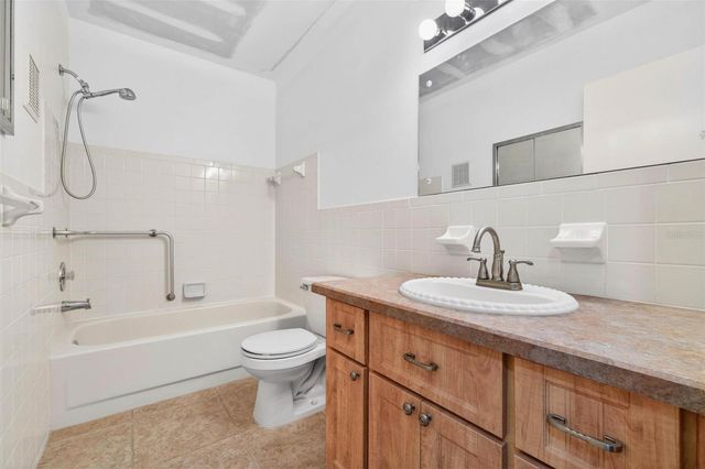 2295 AMERICUS BOULEVARD E 7, Clearwater, FL 33763