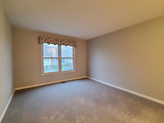 325 Satinwood Court S, Buffalo Grove, IL 60089