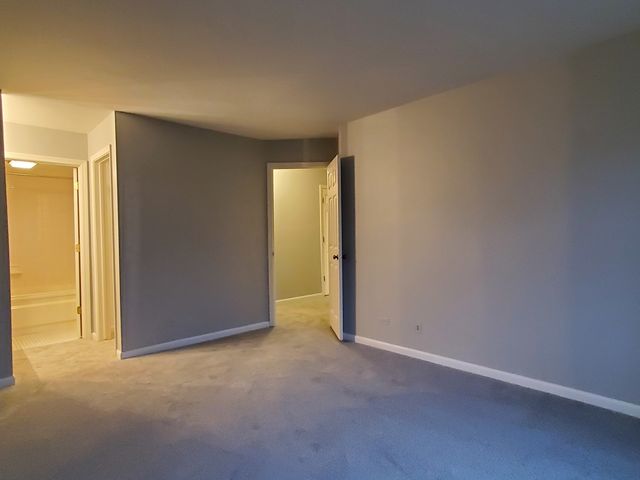 325 Satinwood Court S, Buffalo Grove, IL 60089