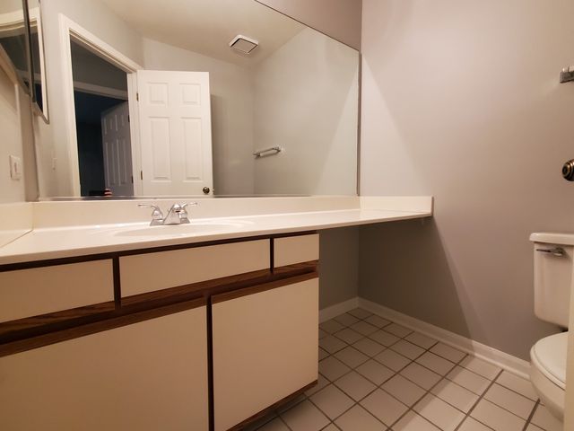 325 Satinwood Court S, Buffalo Grove, IL 60089