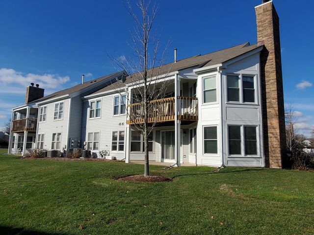 325 Satinwood Court S, Buffalo Grove, IL 60089