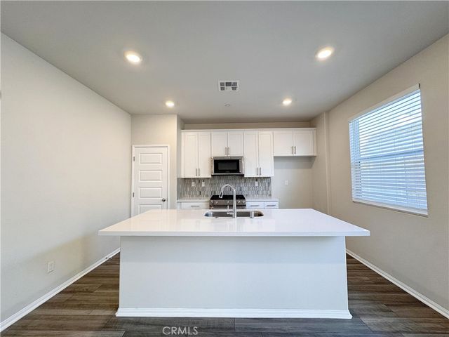 629 E Madeleine Privado, Ontario, CA 91761