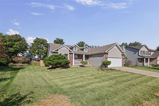 2717 Cabin Creek Court, Edwardsville, IL 62025