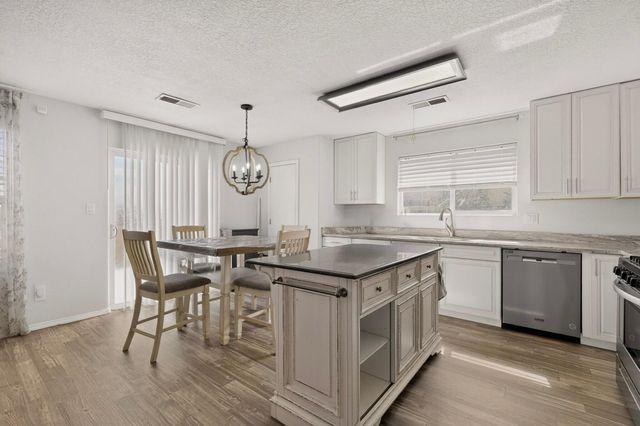 1104 Casa Roja Place NW, Albuquerque, NM 87120