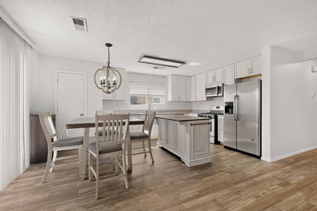1104 Casa Roja Place NW, Albuquerque, NM 87120