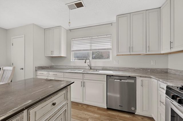1104 Casa Roja Place NW, Albuquerque, NM 87120