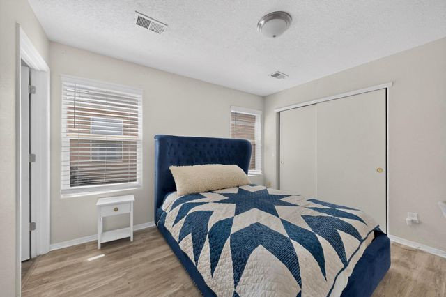 1104 Casa Roja Place NW, Albuquerque, NM 87120